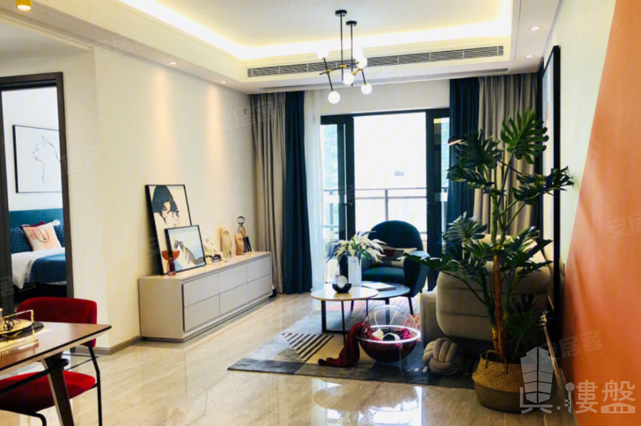 珠海世荣尚观花园，首期5万(减)，现楼发售，香港银行按揭，最新价单