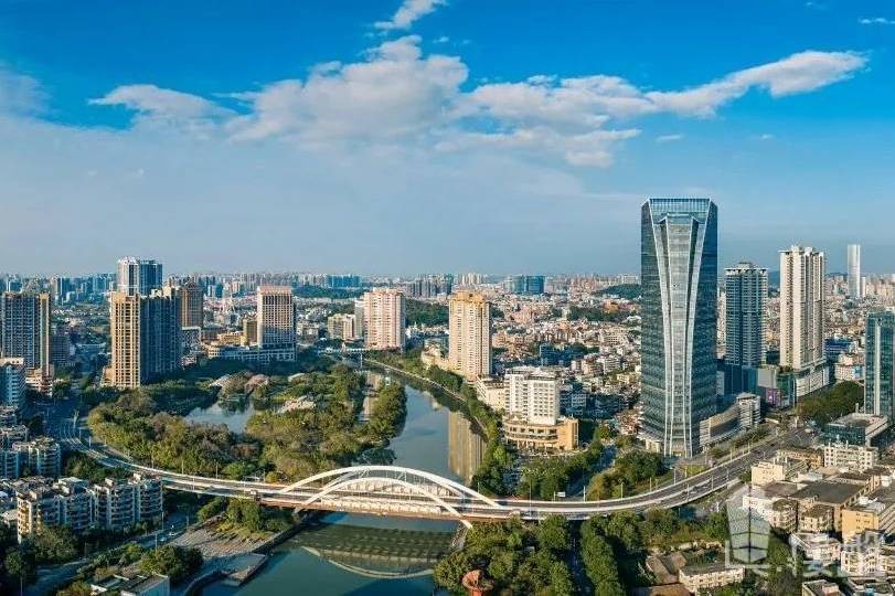 中山万科金域蓝湾江寓，首期5万(减)，现楼即住，香港银行按揭，最新价单