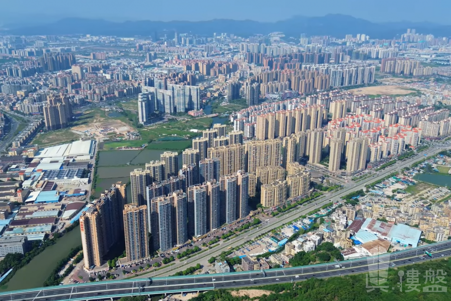 中山中澳柏悦，首期5万(减)，买楼送中港两地车牌，香港银行按揭，最新价单