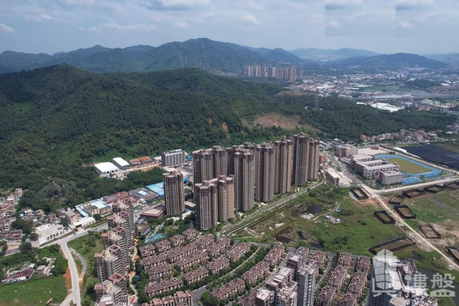 中山远洋繁花里，0首期，屋苑巴士直通香港往返，现楼即住，香港银行按揭，深中通道30分钟到深圳，最新价单，中港专车免费上门接载看楼